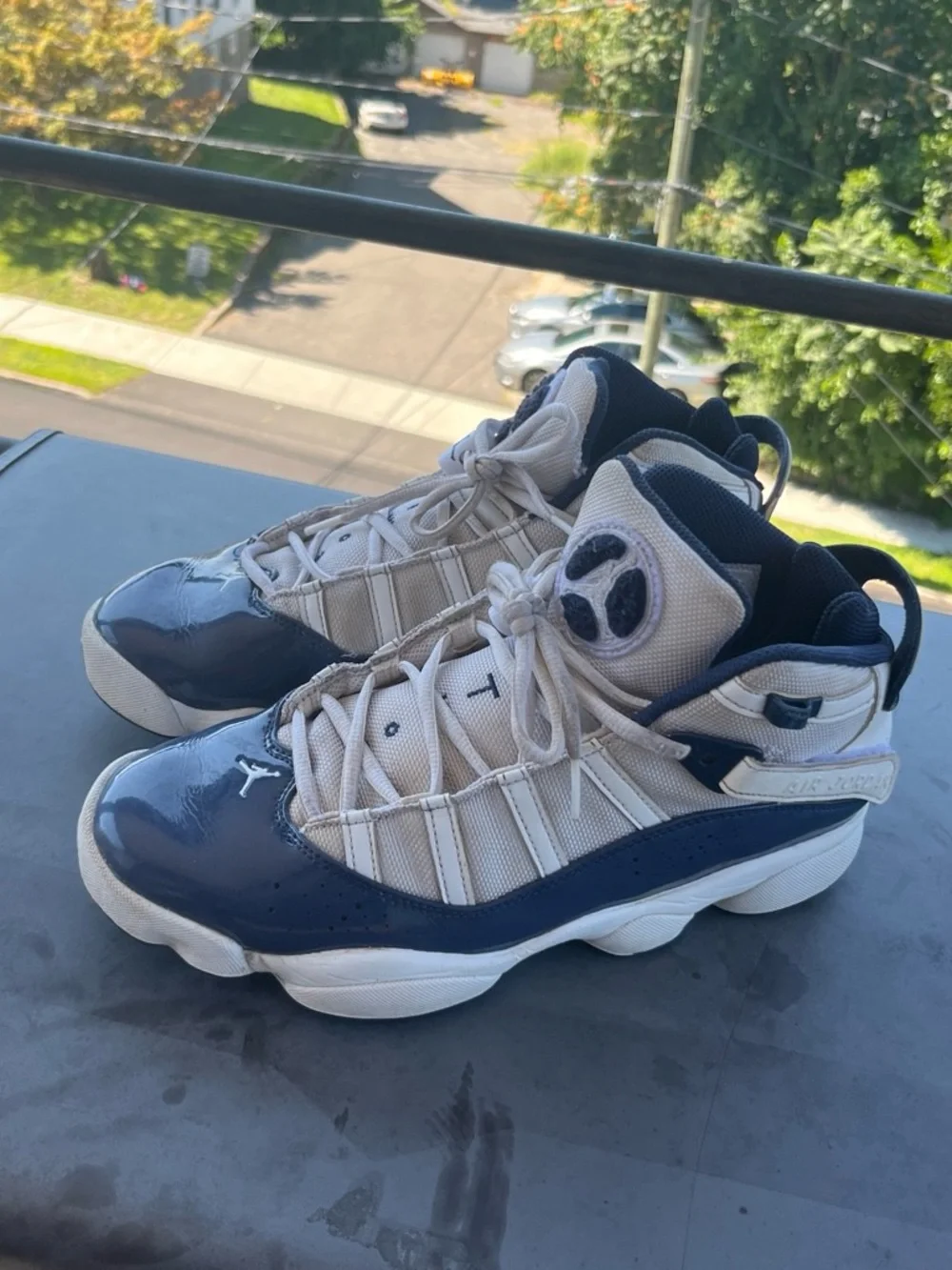 Jordan sneakers navy